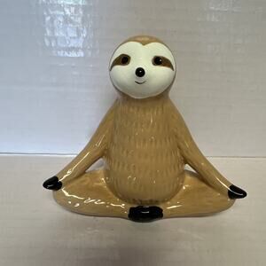 VINTAGE STYLE CERAMIC SMILING SLOTH SITTING 6 Inches Tall FIGURINE